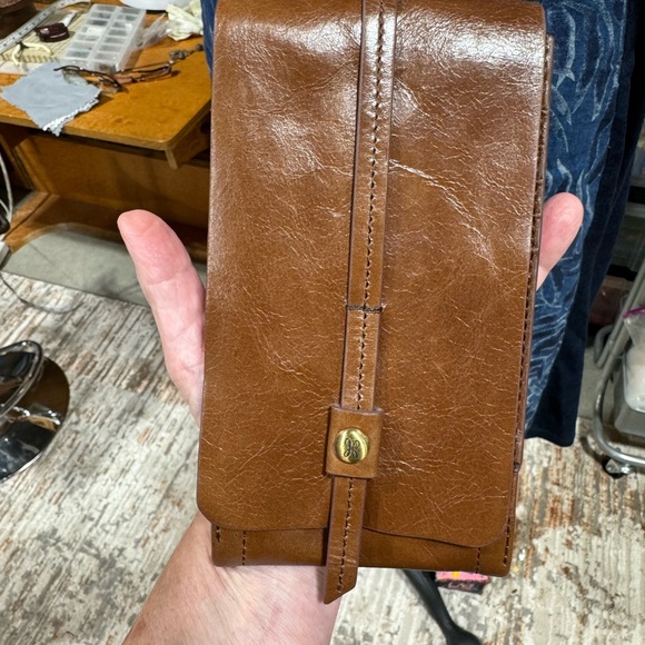 HOBO crossbody wallet/phone case. NWOT - Picture 2 of 7